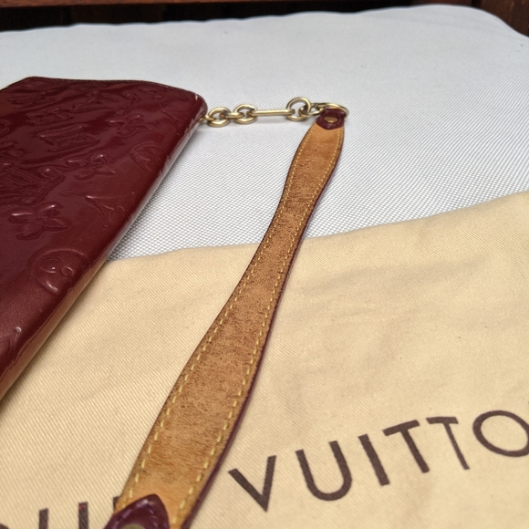 Louis Vuitton  Monogram Vernis Leather Clutch mini bag for special days - Picture 3 of 11